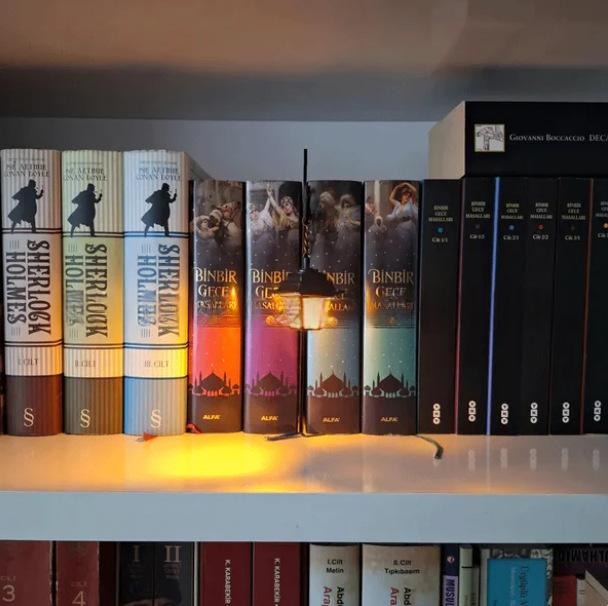 Classic Metal Bookshelf Lantern