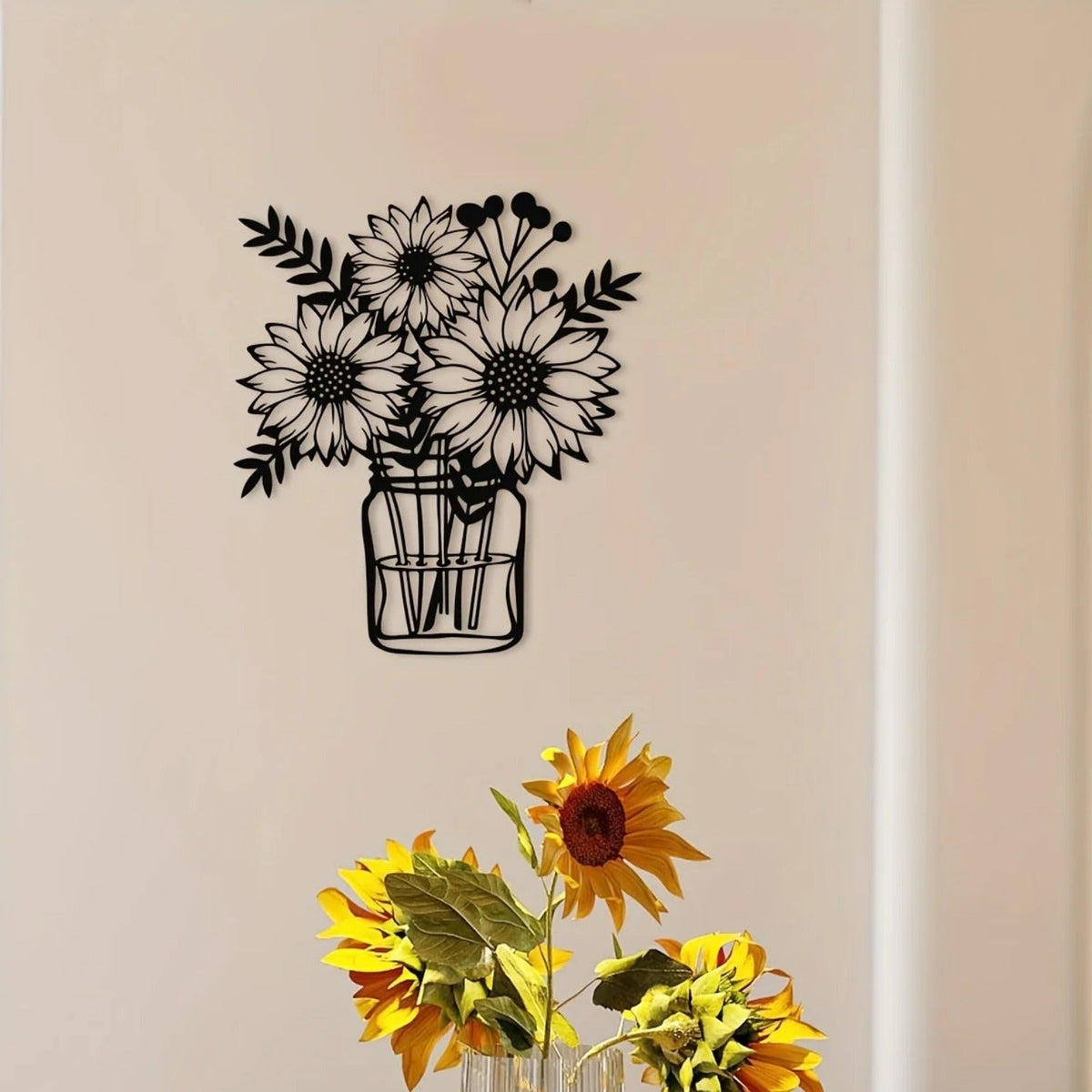 Vintage Sunflower Metal Wall Art - Handcrafted Iron Wall Sculpture - Decorik